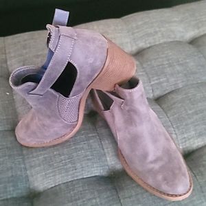 Cute ankle  booties sice 6 lightweight comfy